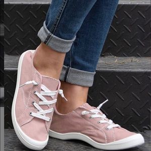 Light Pink Sneaker - Womens
